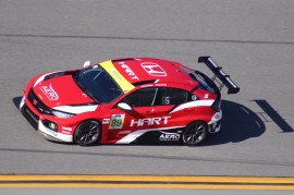 Honda Civic Type R TCRs Take To Daytona International Speedway